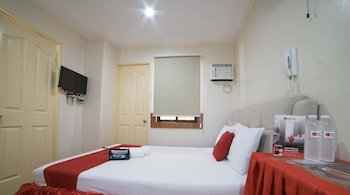 RedDoorz @ CPG Estate Hotel Taguig