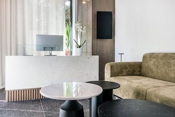 Acro Upscale Residences