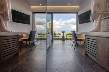 Acro Upscale Residences