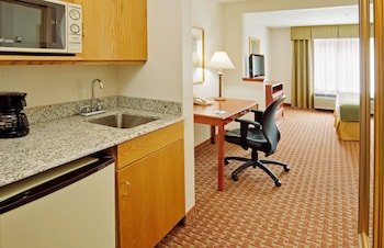 Holiday Inn Express Hotel & Suites Frackville