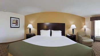 Holiday Inn Express Boonville