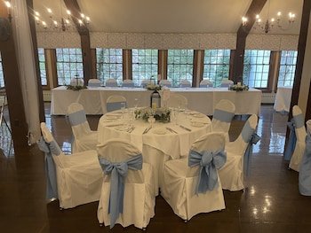 Publick House Historic Inn