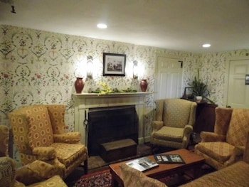 Publick House Historic Inn
