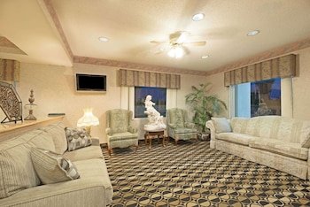 Days Inn by Wyndham Greenville