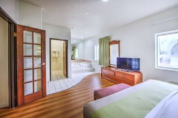 Motel 6 Dallas Northwest