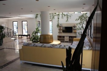 Bronze Hotel