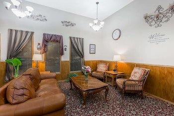 Super 8 by Wyndham Manhattan KS