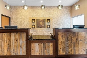 Comfort Suites