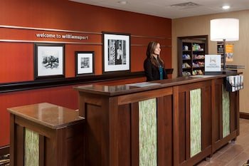 Hampton Inn & Suites Williamsport- Faxon Exit