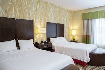 Hampton Inn & Suites Williamsport- Faxon Exit