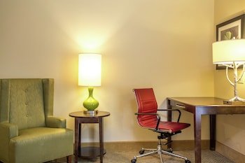 Hampton Inn & Suites Williamsport- Faxon Exit