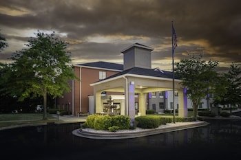 Holiday Inn Express Clayton (SE Raleigh)