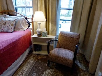 Davis Square Inn