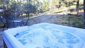 Whispering Pine Cabins