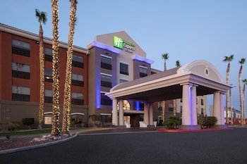 Holiday Inn Express & Suites Yuma