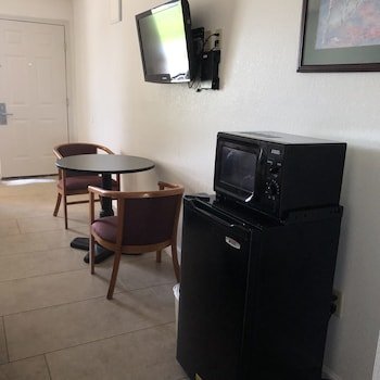 Clairmont Inn
