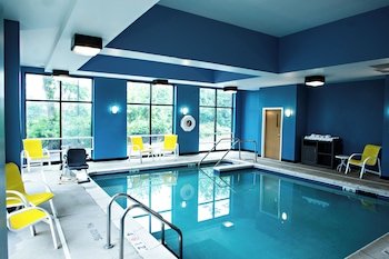 Holiday Inn Express Hotel & Suites Harrisburg West
