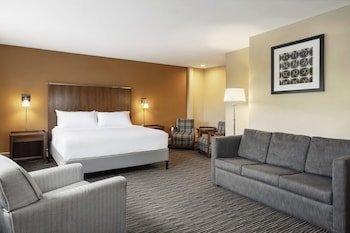 Four Points by Sheraton Milwaukee Airport