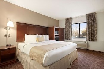 Baymont by Wyndham Sioux Falls Near West 41st Street
