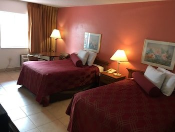 Econo Lodge North
