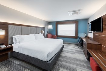 Holiday Inn Express and Suites West Plains Southwest