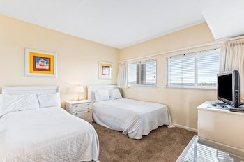 ResortQuest Beach House Condominiums