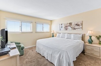ResortQuest Beach House Condominiums