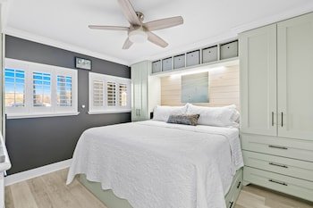 ResortQuest Beach House Condominiums