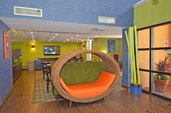 Comfort Inn & Suites Lantana - West Palm Beach South
