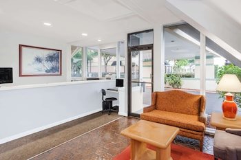 Howard Johnson by Wyndham Vero Beach / Downtown