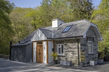 Aberdunant Hall Country Hotel