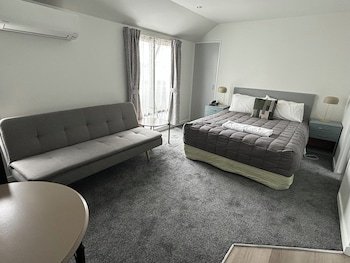 Courtesy Court Motel