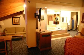 American Inn & Suites Ionia, MI