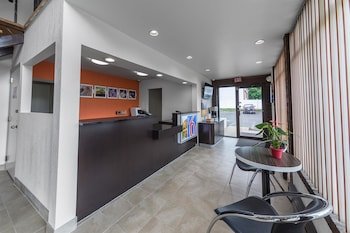 Motel 6 Warminster