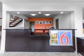 Motel 6 Warminster
