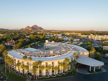 Embassy Suites Phoenix Biltmore