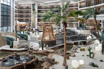 Embassy Suites Phoenix Biltmore