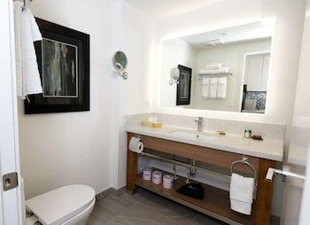 Executive Residency by Best Western Calgary North City View