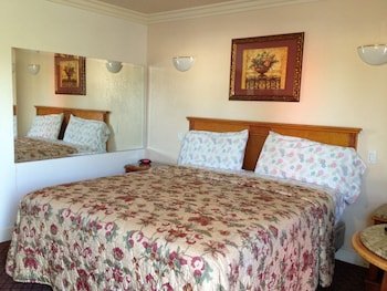 Walls Motel