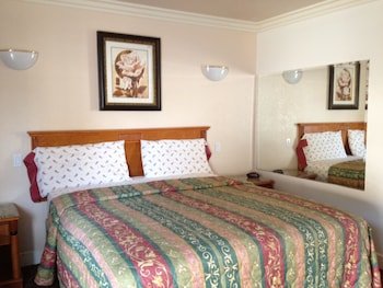 Walls Motel