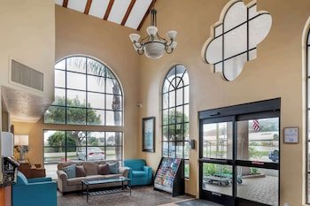 Quality Inn & Suites Camarillo