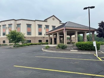 Chautauqua Suites Hotel & Expo Center