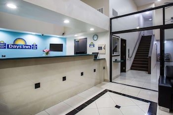 Days Inn by Wyndham Phoenix North