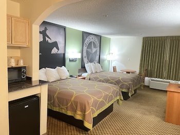 Super 8 by Wyndham Fort Worth South