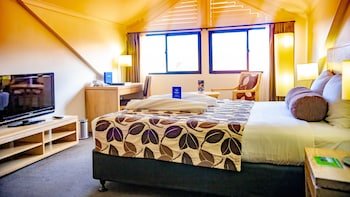 Highlander Hotel