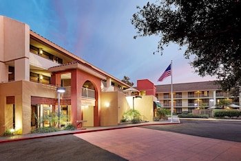 La Quinta Inn & Suites by Wyndham Thousand Oaks - Newbury Park