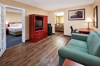 La Quinta Inn & Suites by Wyndham Thousand Oaks - Newbury Park