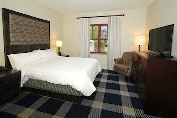 Grand Residences by Marriott by Heavenly Village Condos