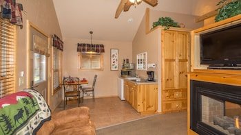 Shadow Mountain Lodge & Cabin