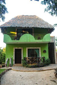 Real Mayab Hotel & Bungalows
